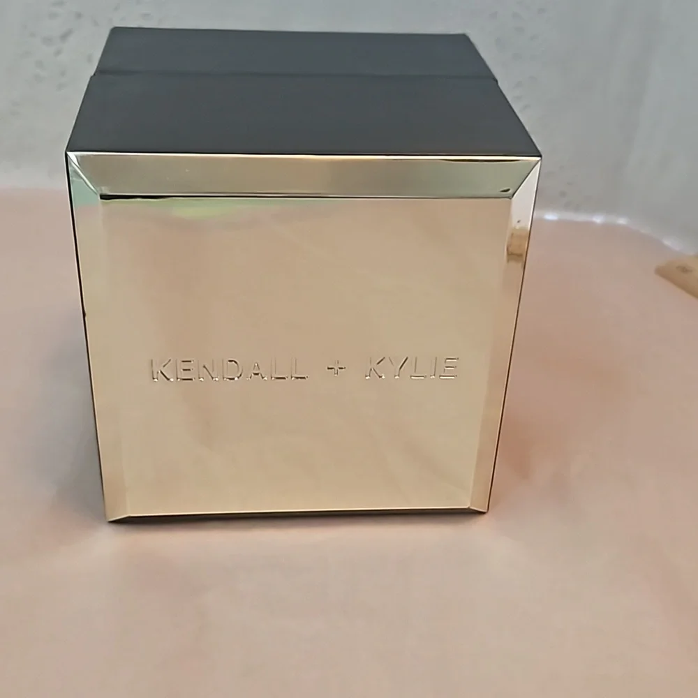 KENDALL & KYLIE  Watch and Bracelet gift 🎁 set - Picture 11 of 13